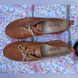 PIKOLINOS Tan Leather Lace-Up Flats